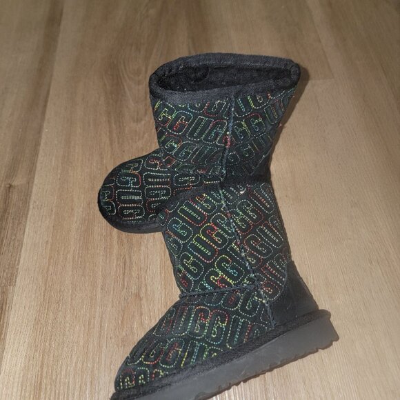 Ugg boots size 8c - Picture 2 of 4